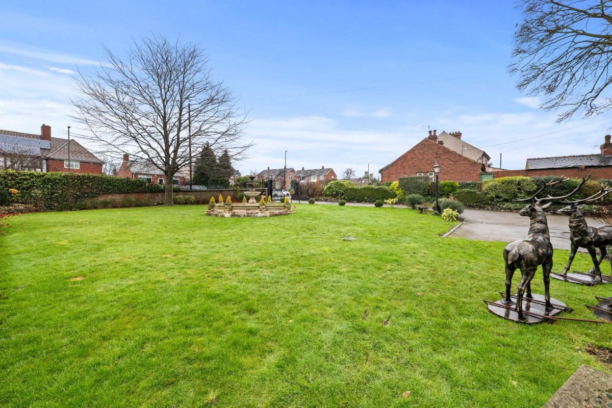 Station Road, Brimington, Chesterfield, S43 1LJ