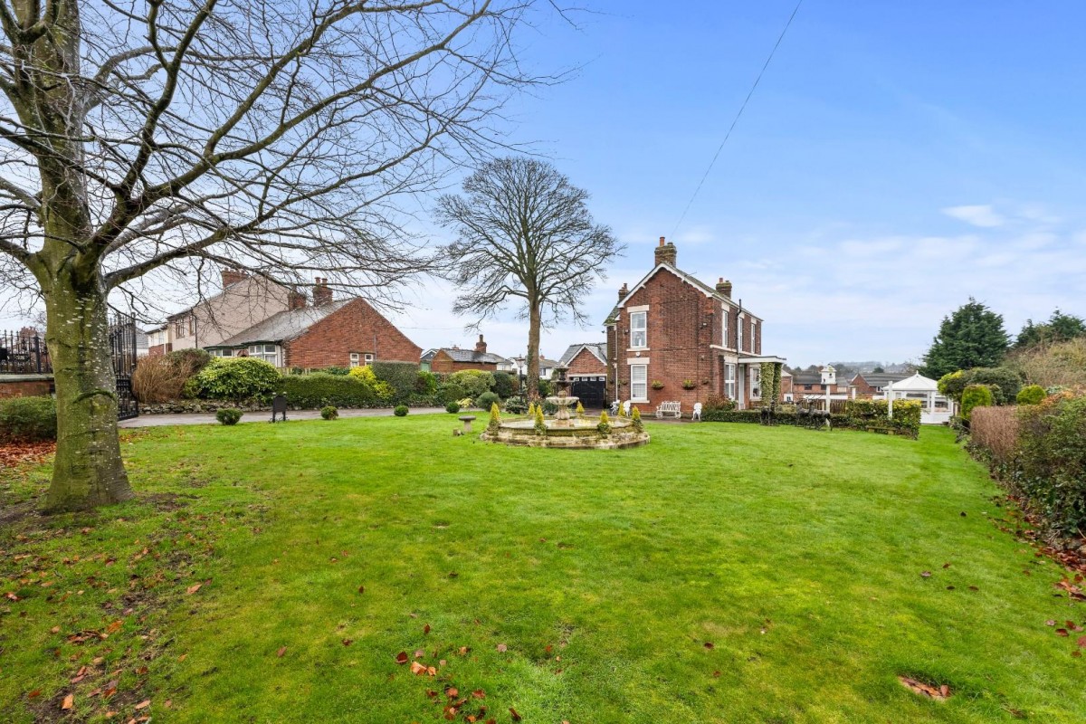 Station Road, Brimington, Chesterfield, S43 1LJ