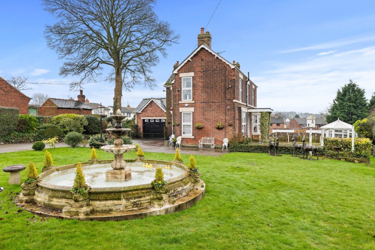 Station Road, Brimington, Chesterfield, S43 1LJ