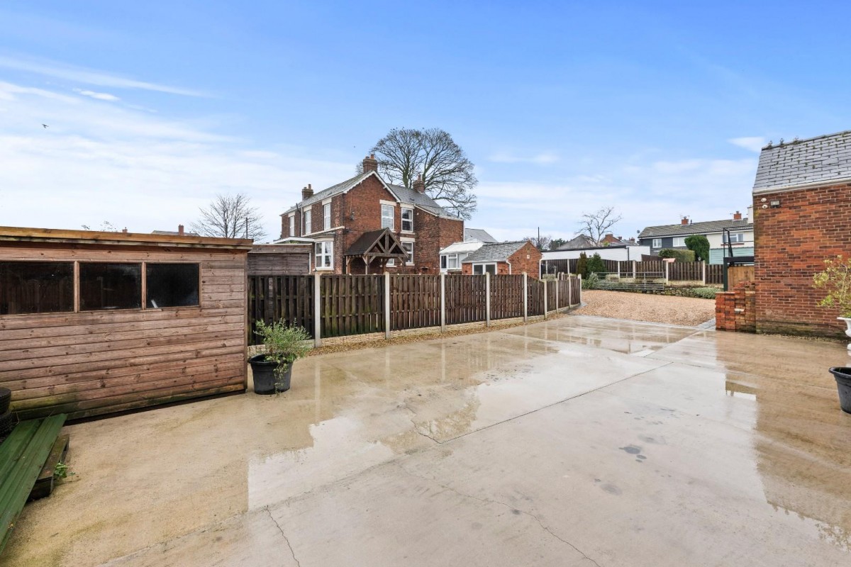 Station Road, Brimington, Chesterfield, S43 1LJ