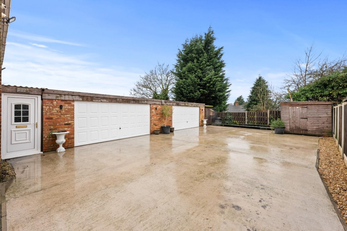 Station Road, Brimington, Chesterfield, S43 1LJ