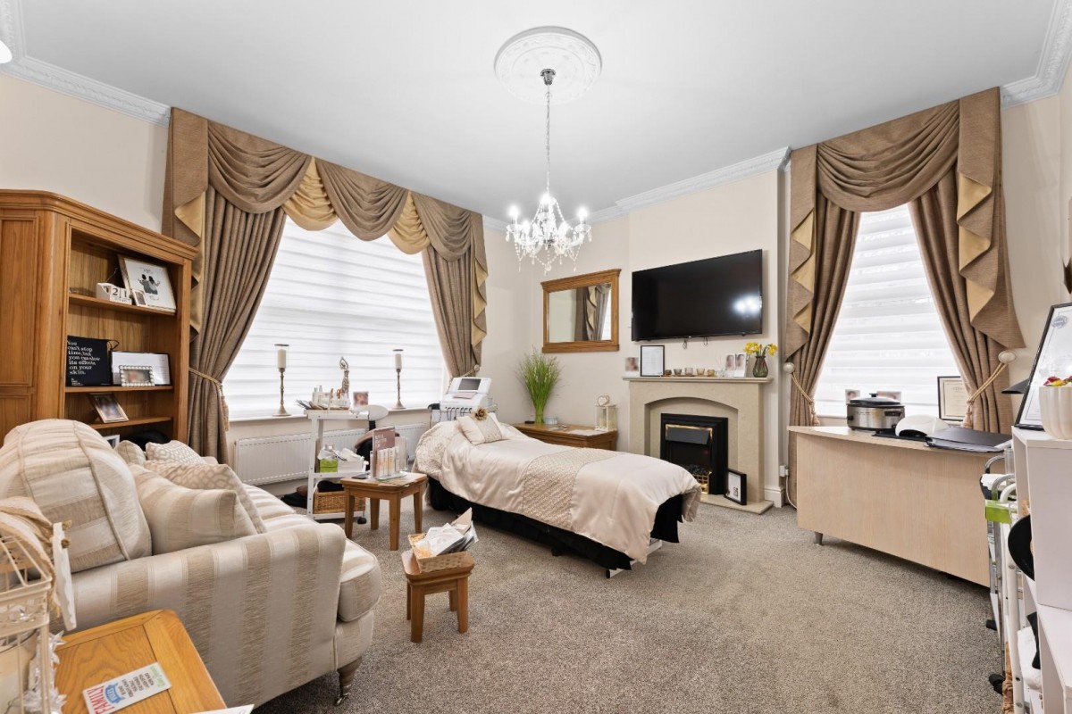 Station Road, Brimington, Chesterfield, S43 1LJ