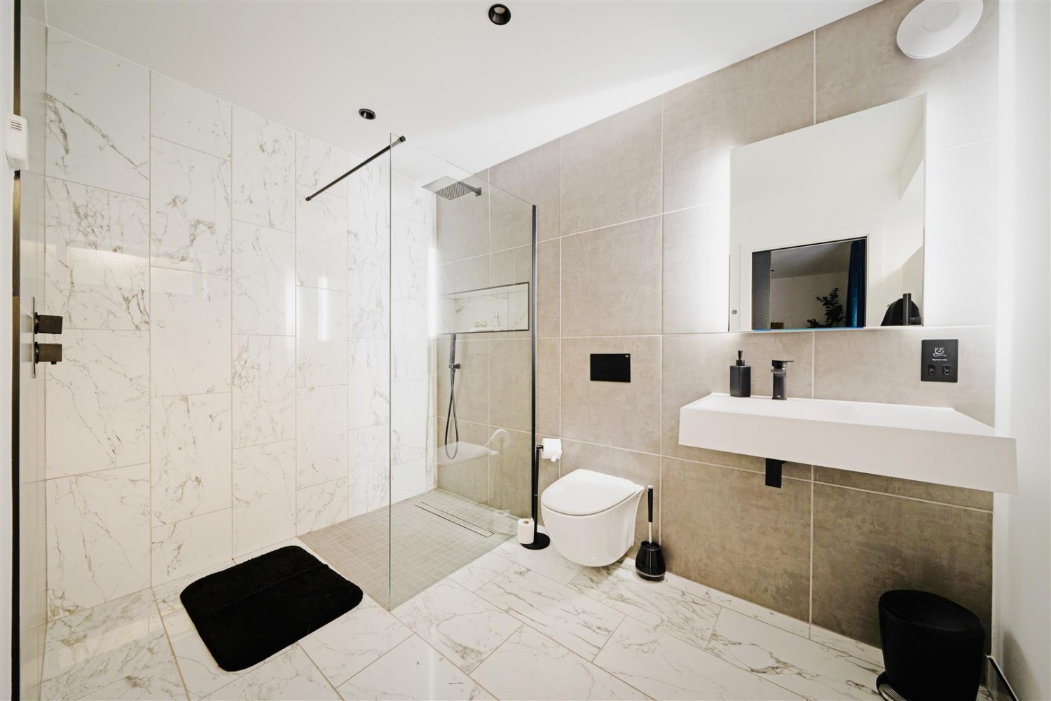 The Woodlands Estate, Cheddar