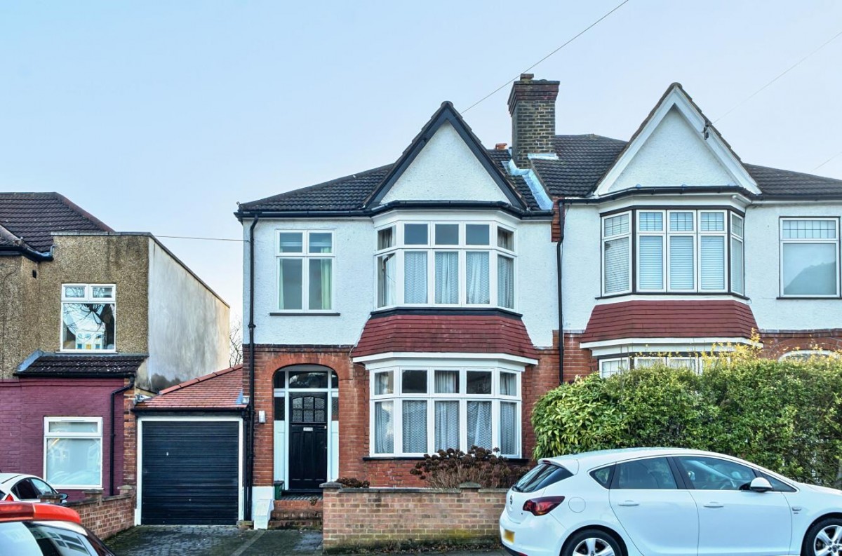 Casslee Road, London, SE6 4XH