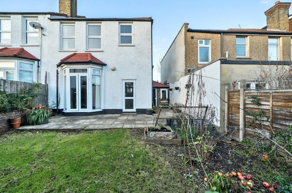 Casslee Road, London, SE6 4XH