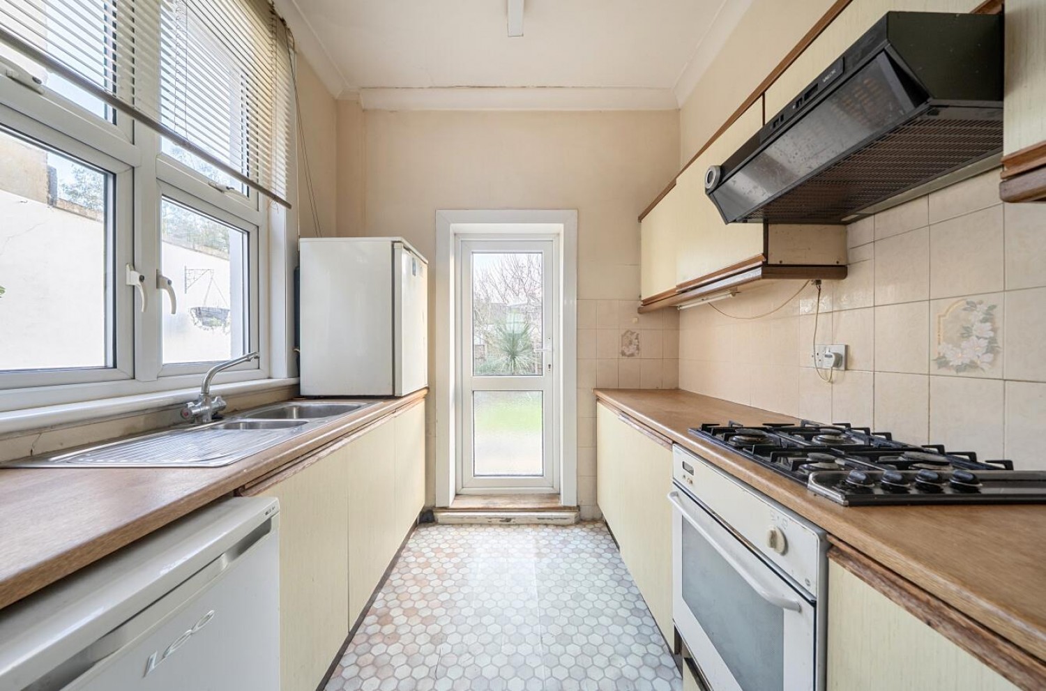 Casslee Road, London, SE6 4XH