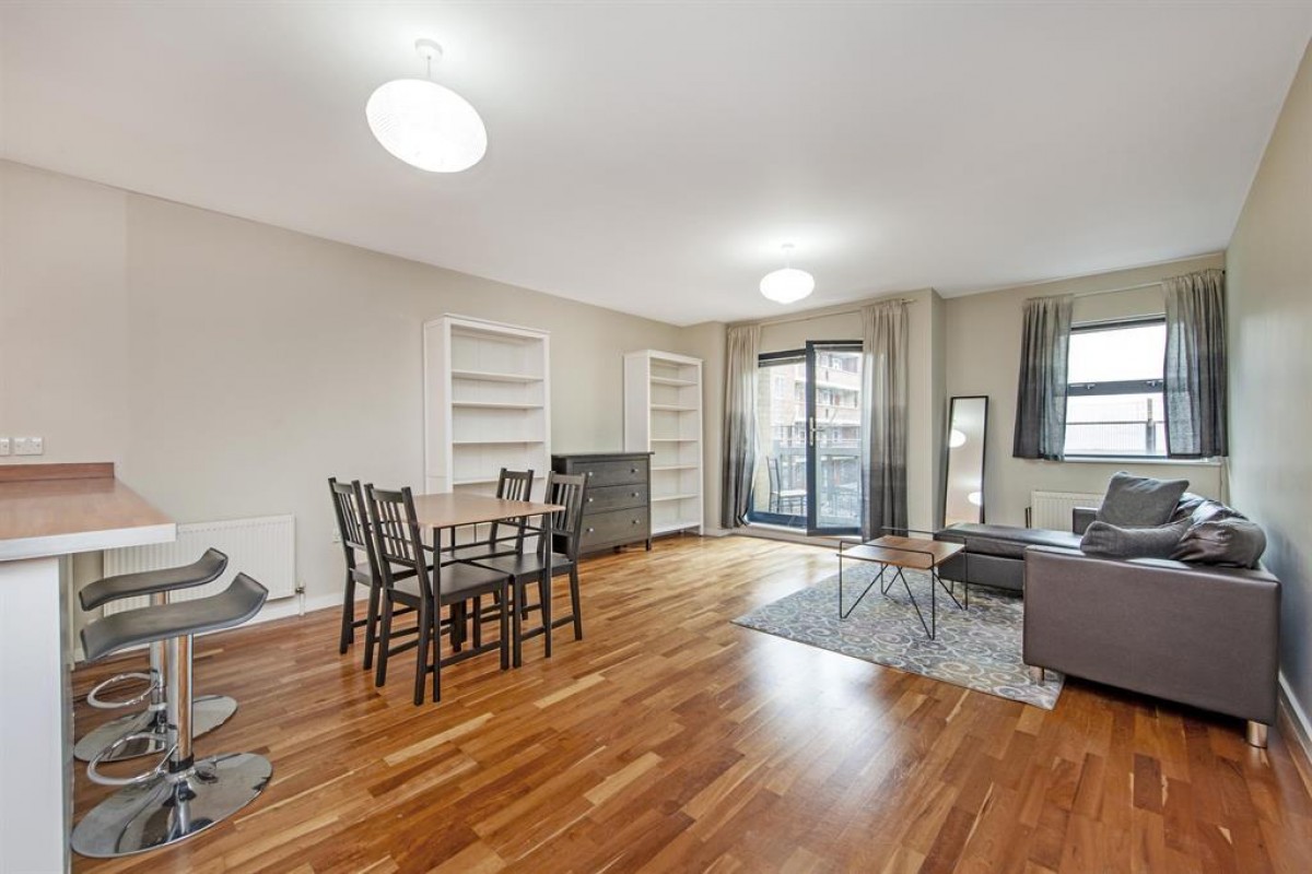 Quaker Street, Shoreditch, E1