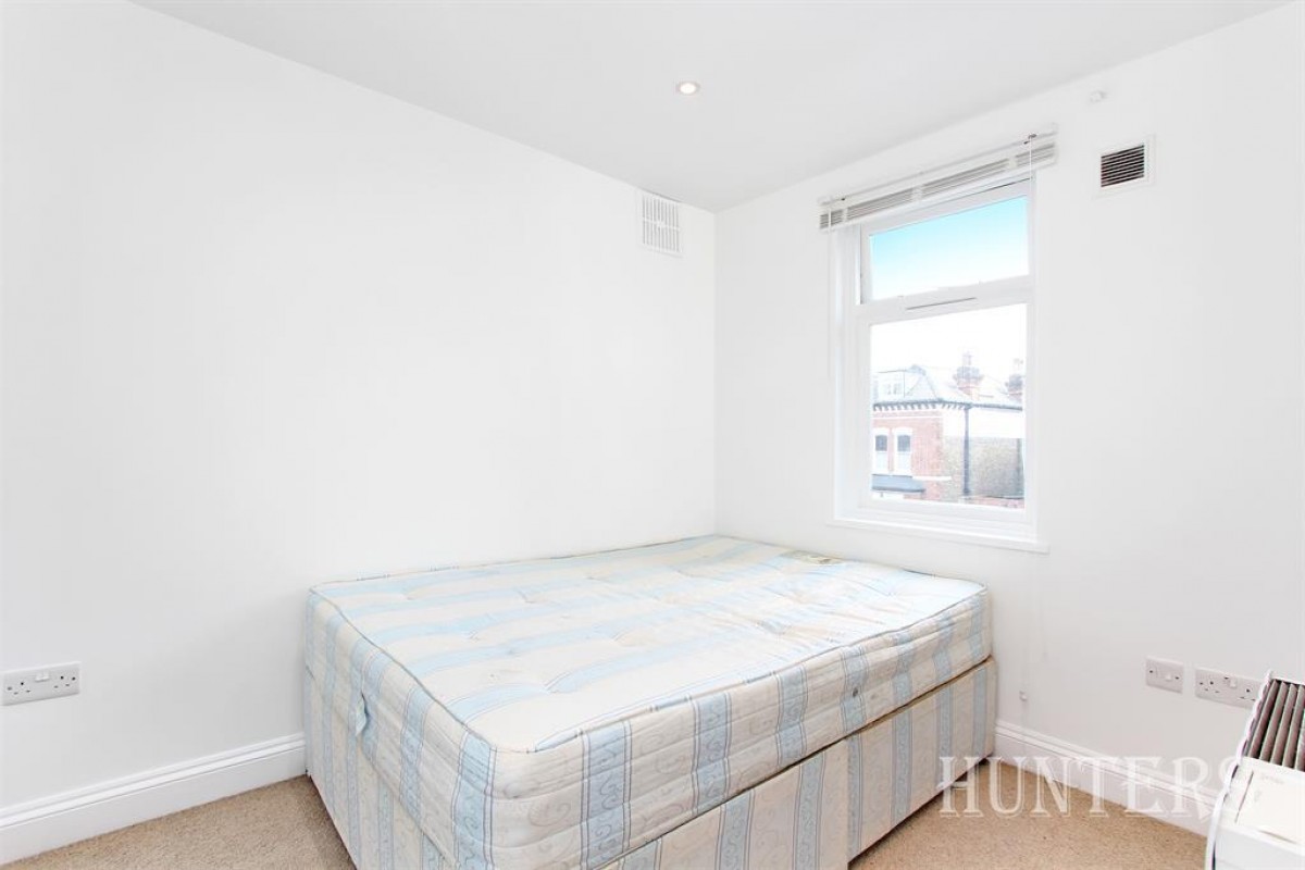 Knatchbull Road, London, SE5 9QY