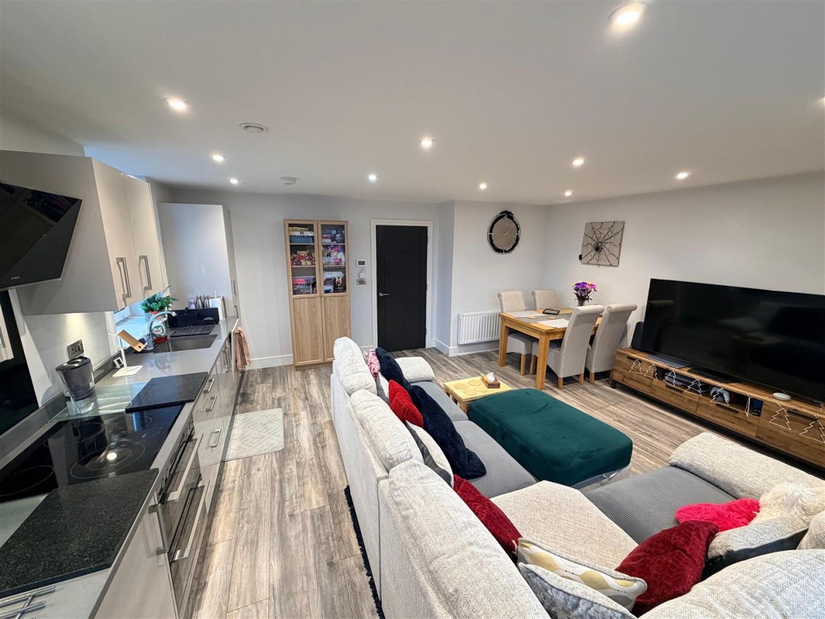 St. Johns Road, Stourbridge, DY8 1FB