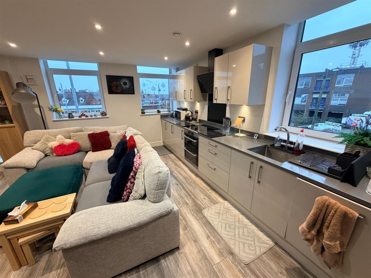 St. Johns Road, Stourbridge, DY8 1FB