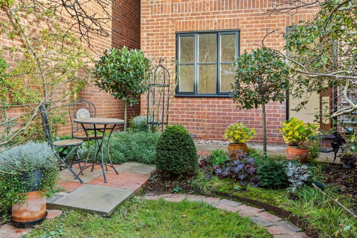 Bell Close, Beaconsfield, Buckinghamshire, HP9 1AT