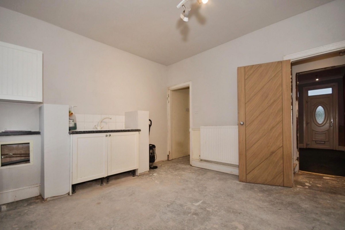 Hollin Hill Road, Clowne, Chesterfield, S43 4AX