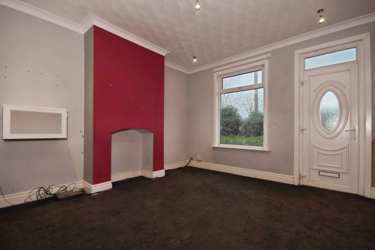 Hollin Hill Road, Clowne, Chesterfield, S43 4AX