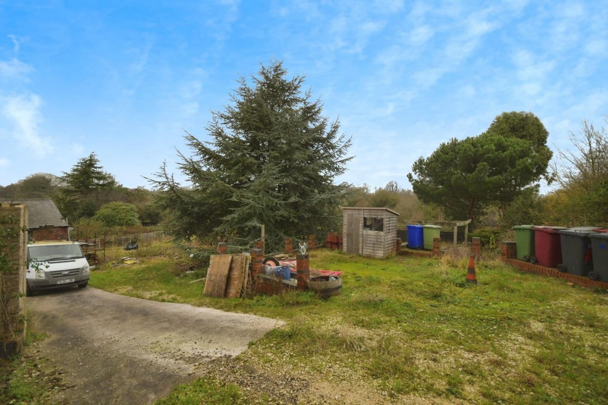 Hollin Hill Road, Clowne, Chesterfield, S43 4AX