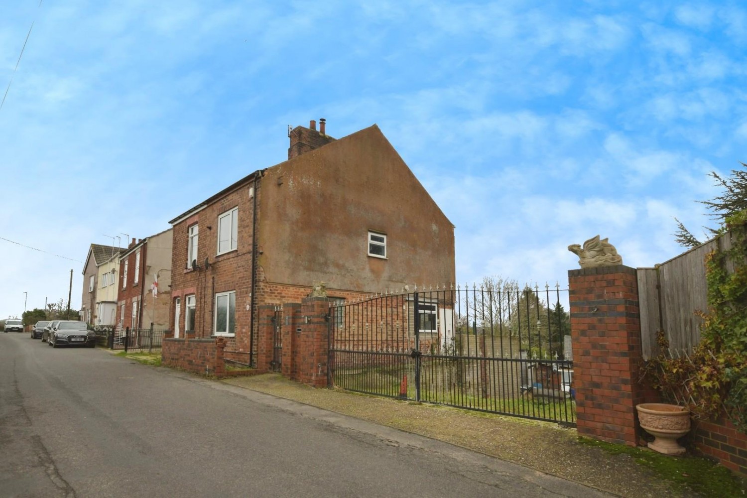 Hollin Hill Road, Clowne, Chesterfield, S43 4AX