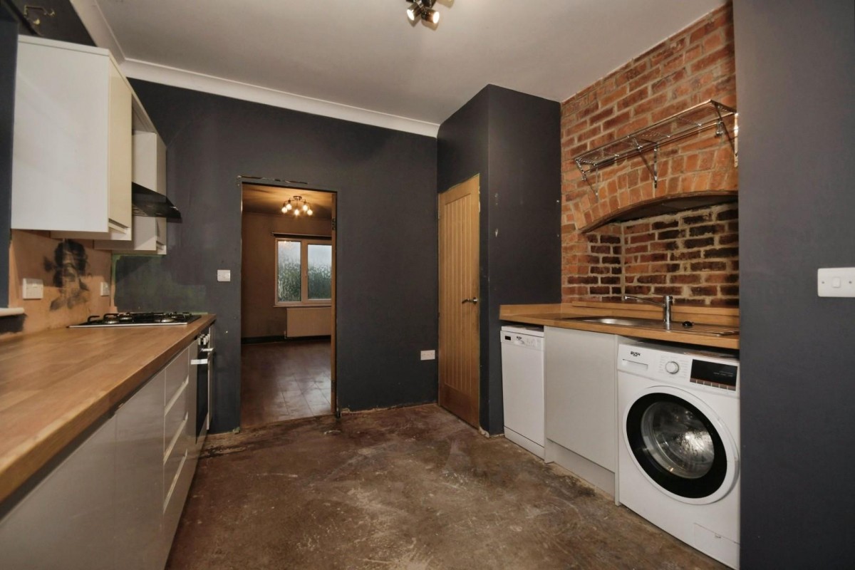 Hollin Hill Road, Clowne, Chesterfield, S43 4AX