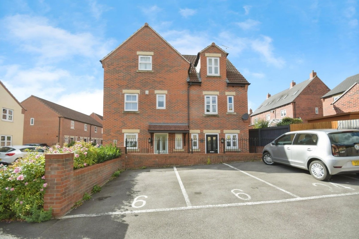 Vicarage Walk, Clowne, Chesterfield, S43 4FH