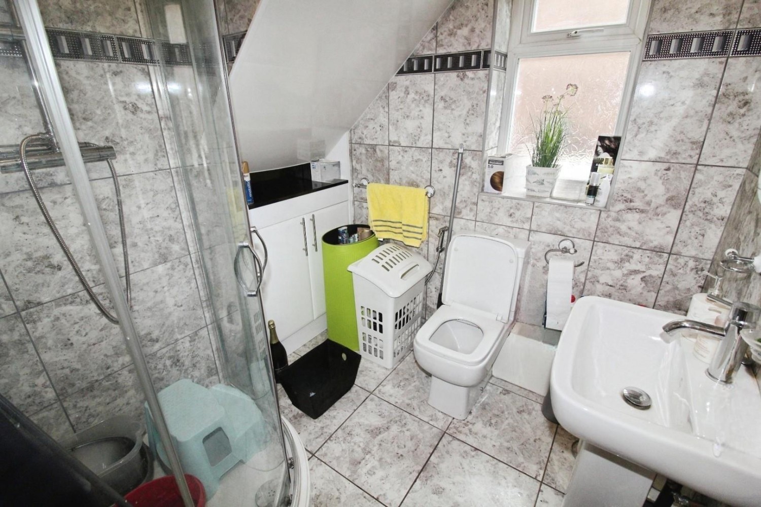 Eightlands Lane, Bramley, LS13 2BT