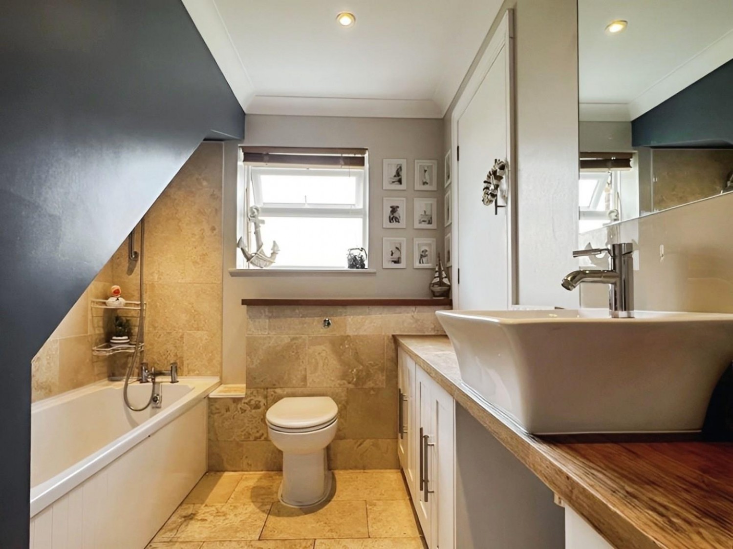 The Bulrushes, Ashford