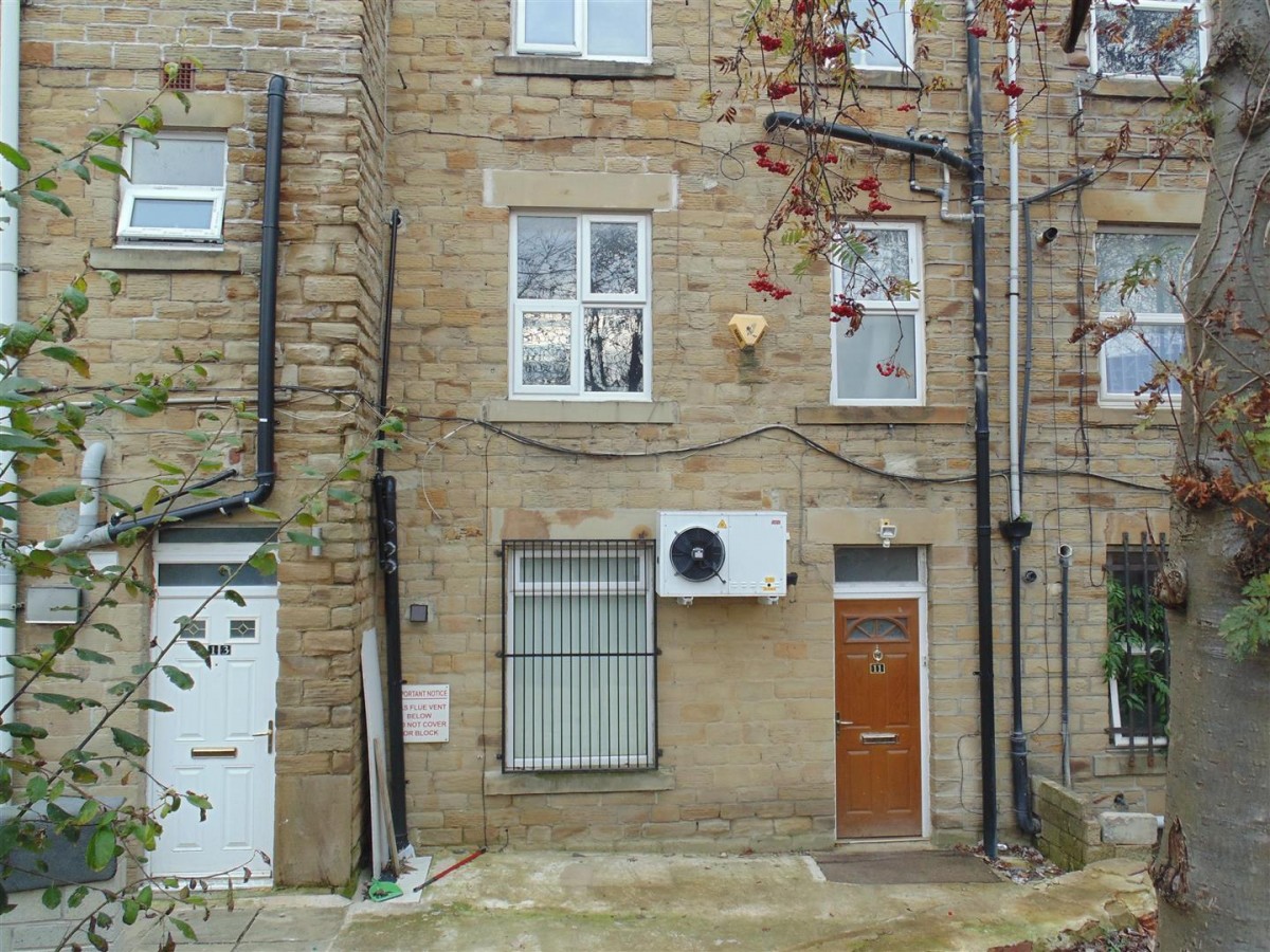 11 Commercial St, Batley, WF17 5HJ