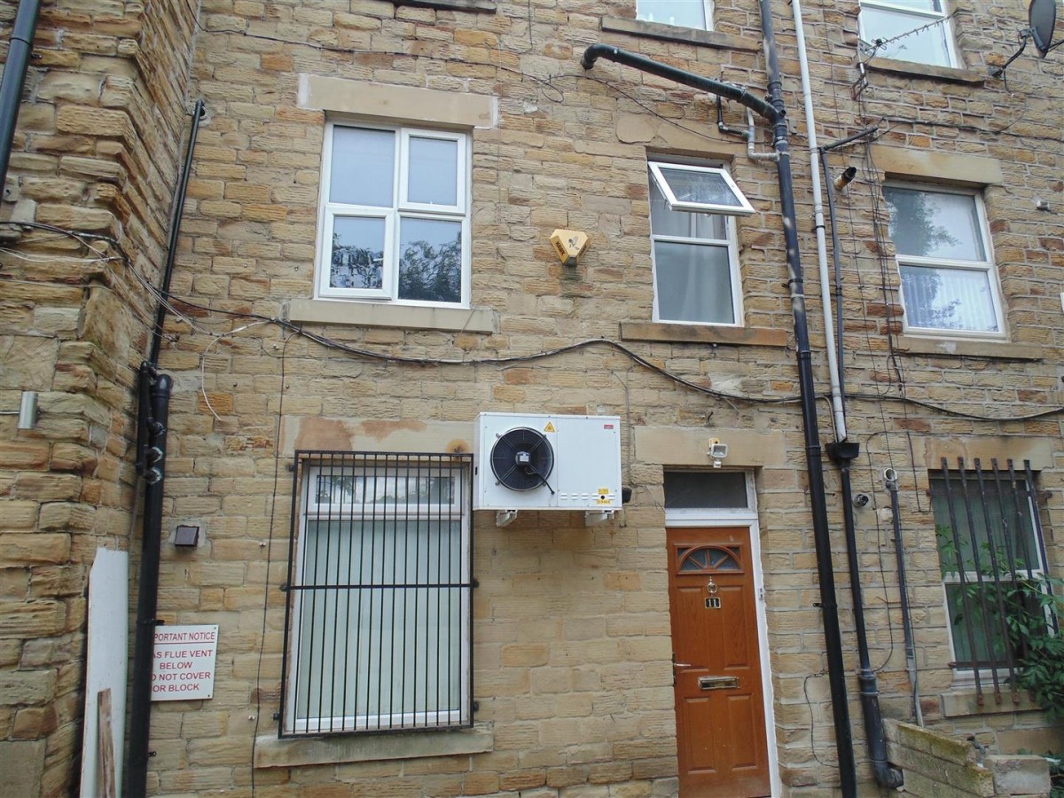 11 Commercial St, Batley, WF17 5HJ