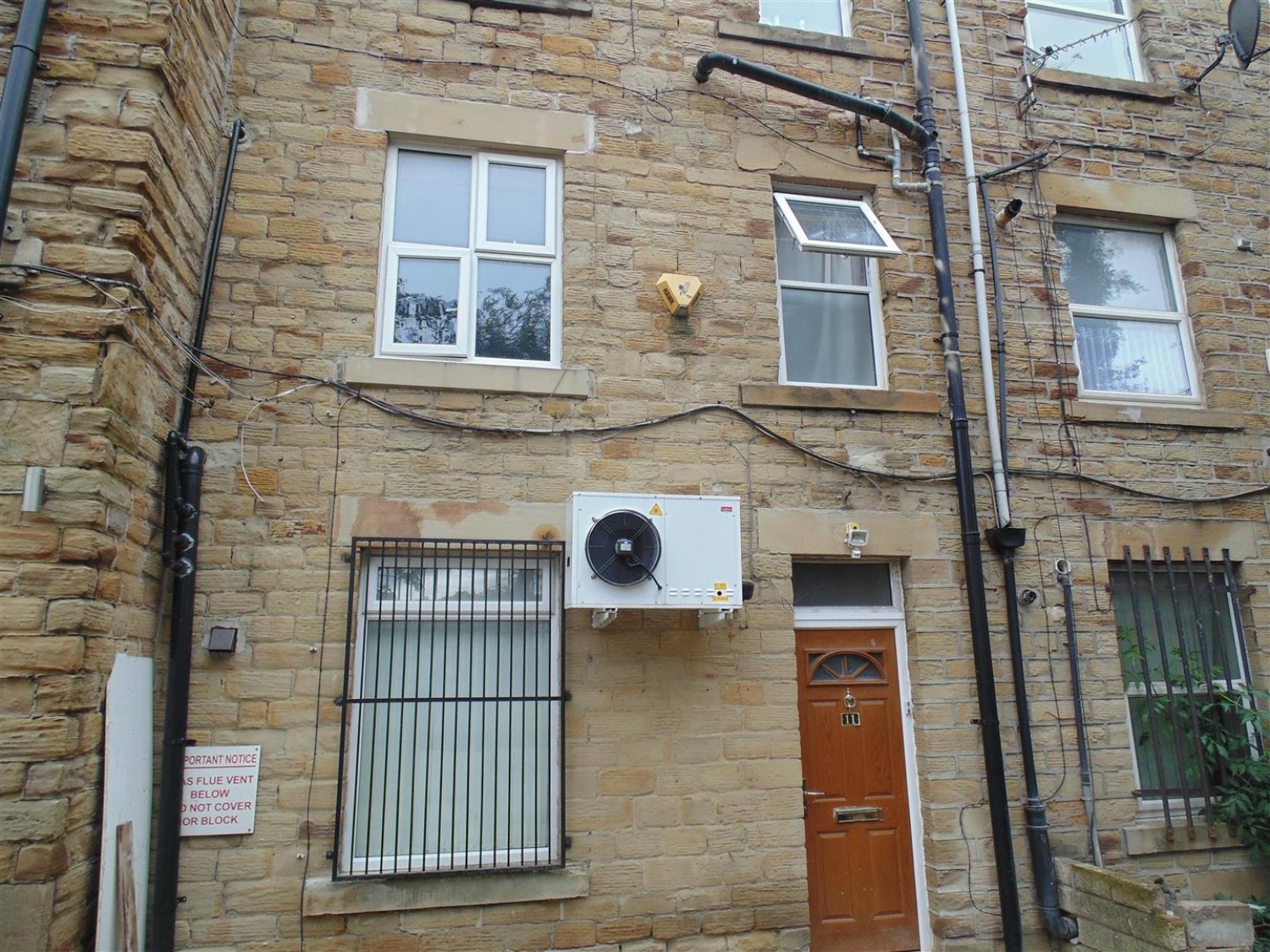 11 Commercial St, Batley, WF17 5HJ