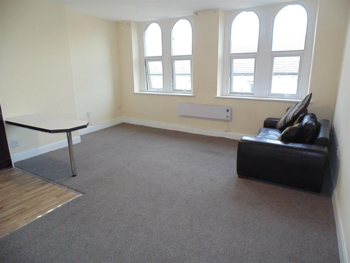 11 Commercial St, Batley, WF17 5HJ