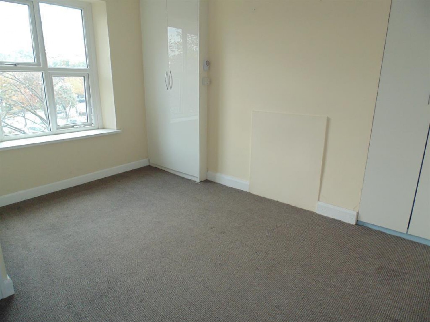 11 Commercial St, Batley, WF17 5HJ