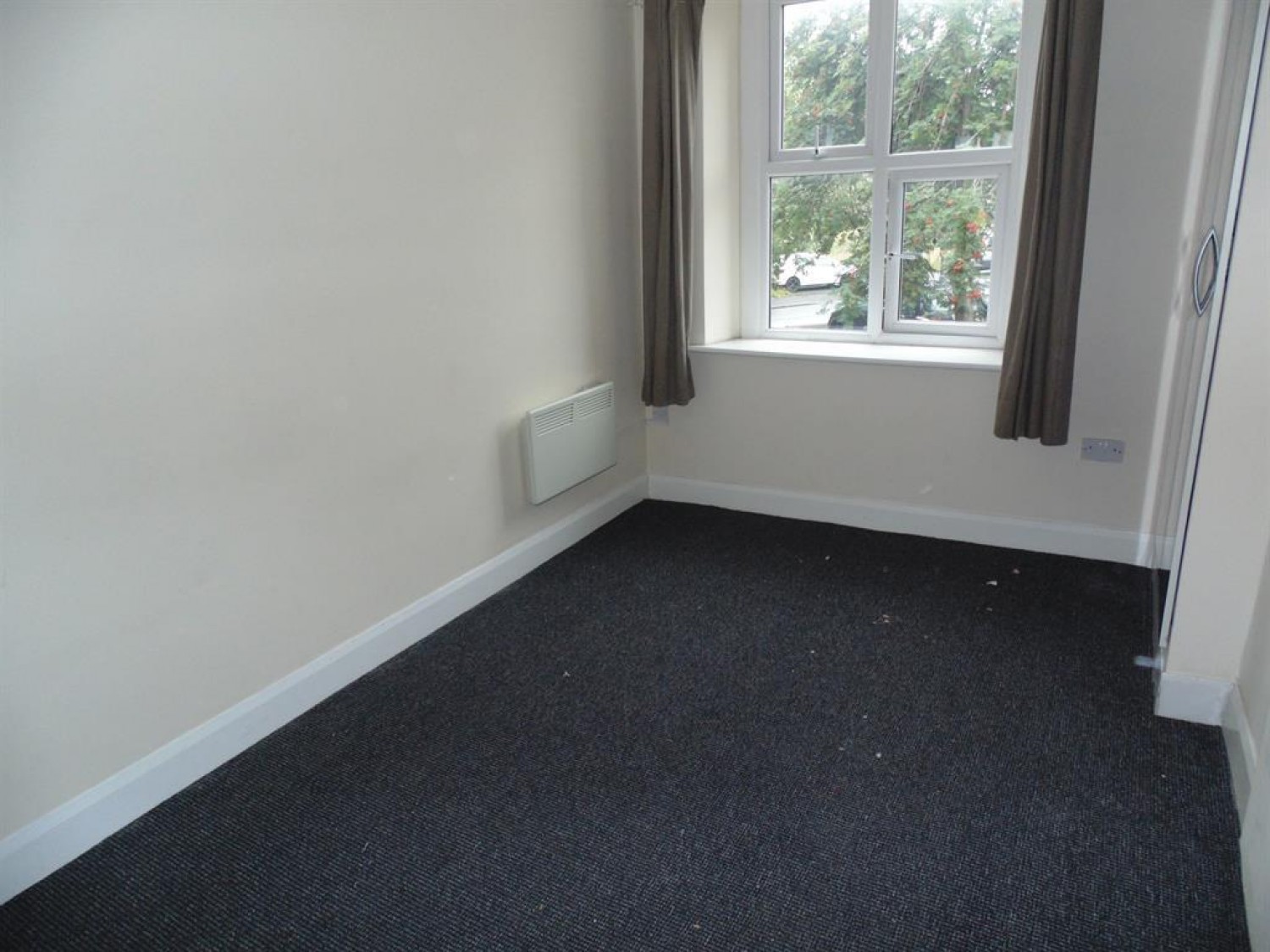 11 Commercial St, Batley, WF17 5HJ