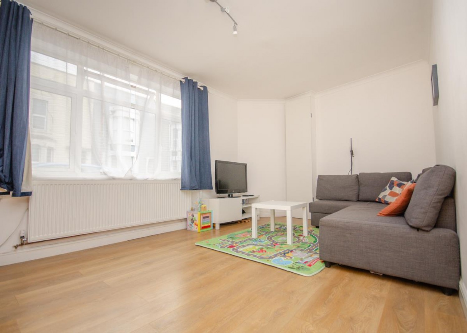2 bedroom House for sale in Chaplin Road, Easton, Bristol, BS5 0JY