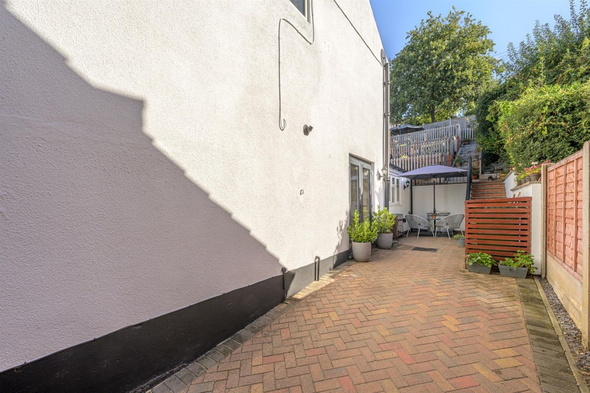 Glenside Cottages, Kinver Lane, Caunsall, DY11 5YJ