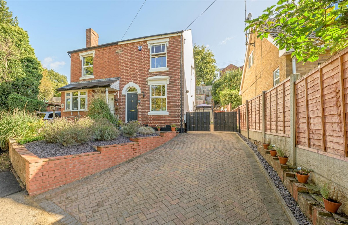 Glenside Cottages, Kinver Lane, Caunsall, DY11 5YJ