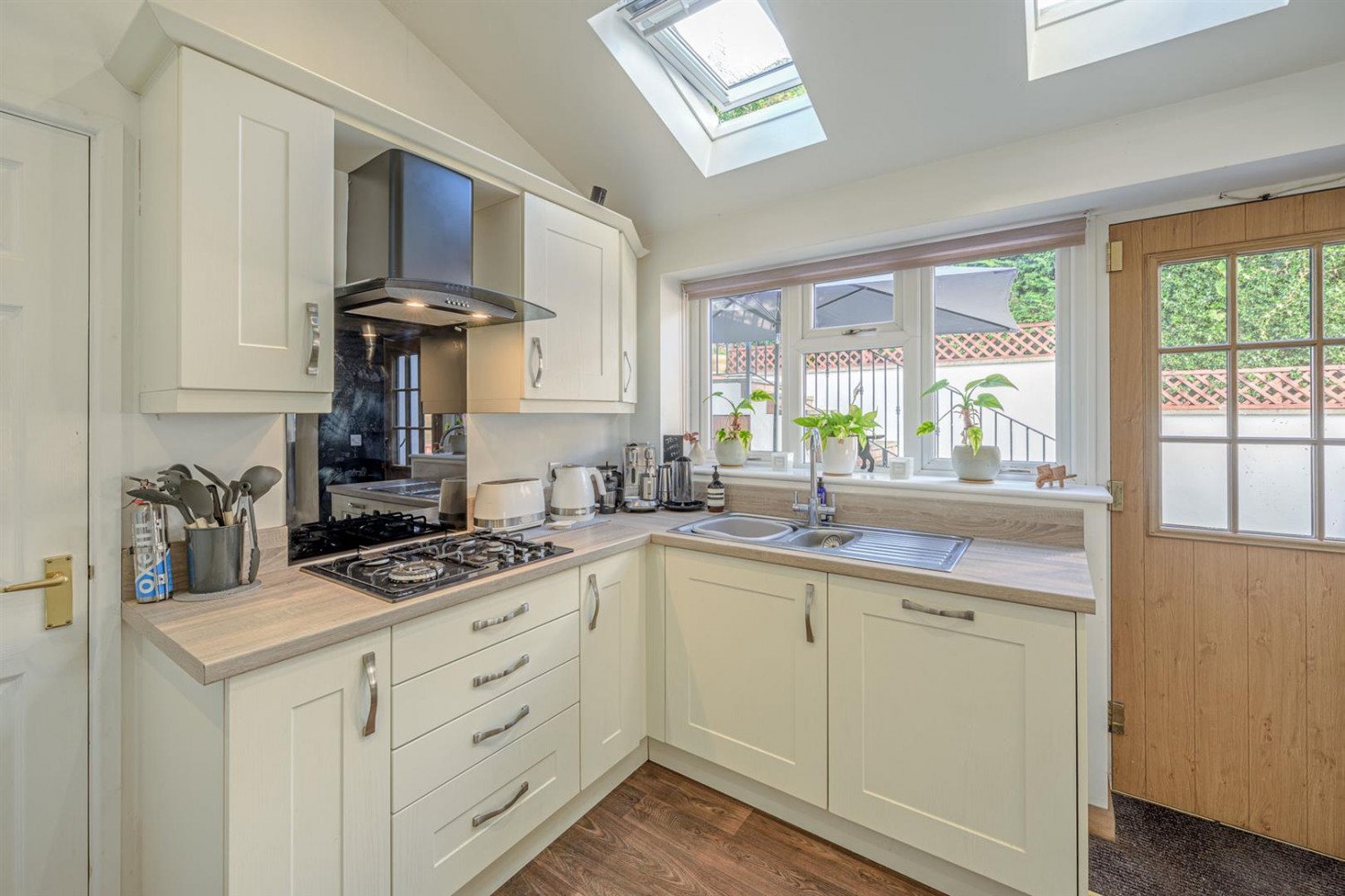 Glenside Cottages, Kinver Lane, Caunsall, DY11 5YJ