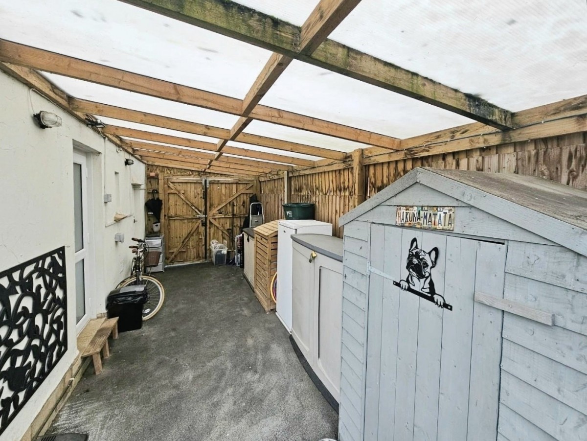 Cambridge Avenue, Dursley, GL11 4AU