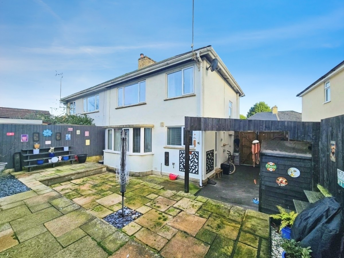 Cambridge Avenue, Dursley, GL11 4AU