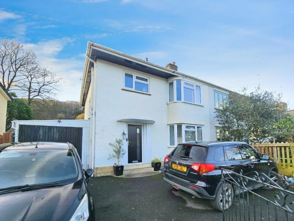 Cambridge Avenue, Dursley, GL11 4AU