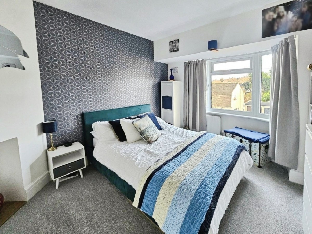 Cambridge Avenue, Dursley, GL11 4AU