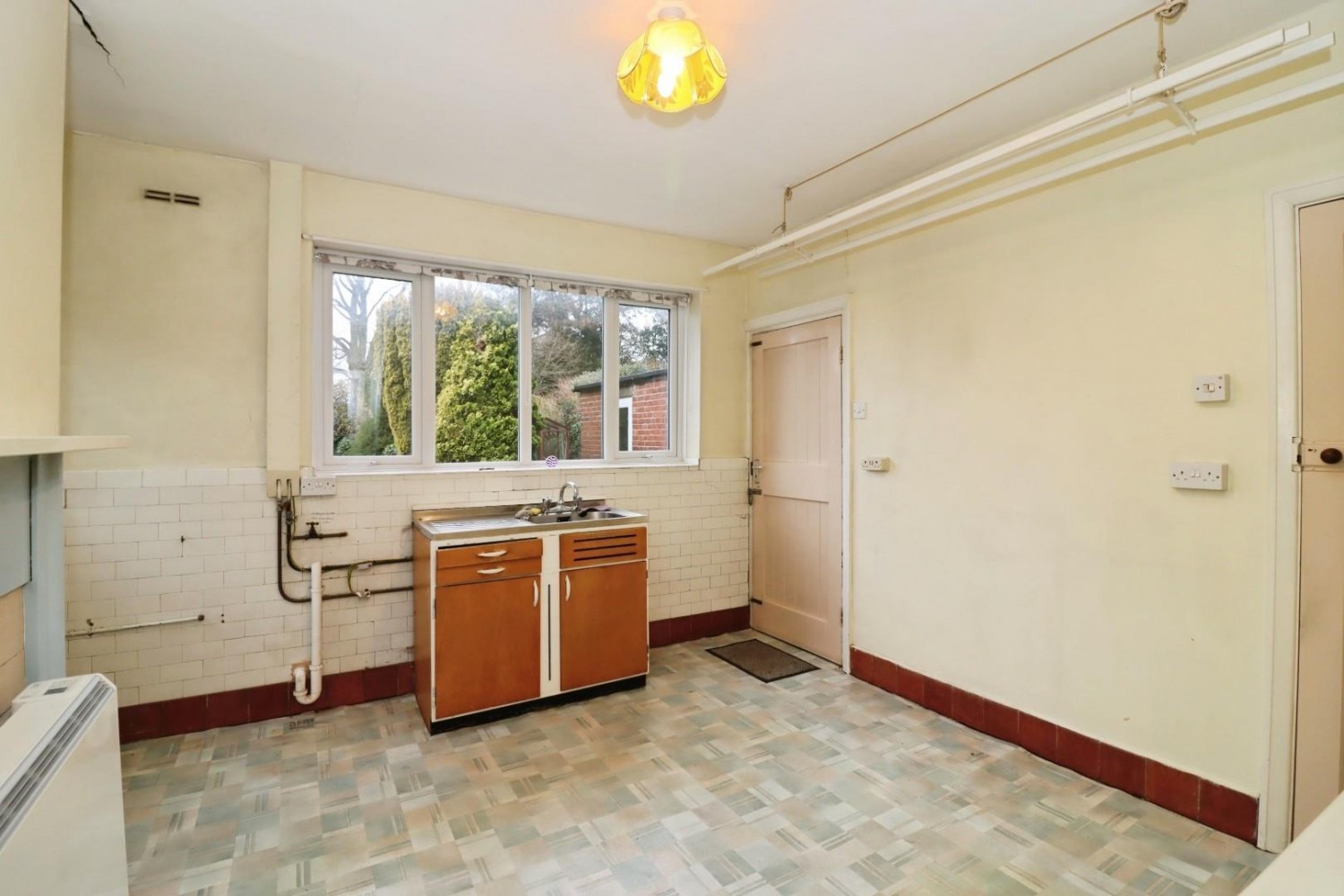 3 bedroom House for sale in Malvern Road, Brockwell, Chesterfield, S40 4DY