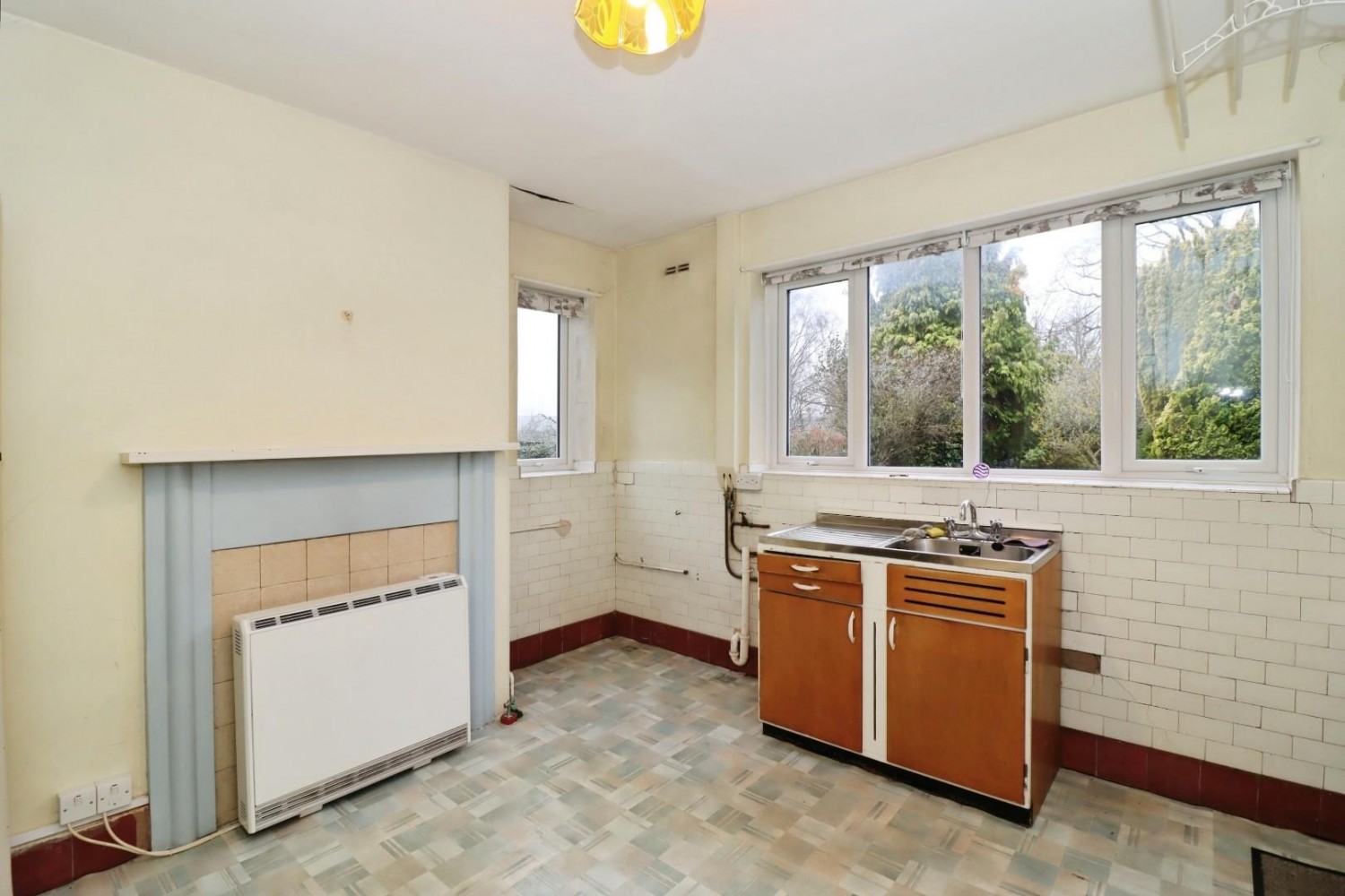 3 bedroom House for sale in Malvern Road, Brockwell, Chesterfield, S40 4DY
