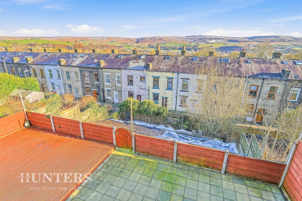 Shore Mount, Shore, Littleborough, OL15 8EN