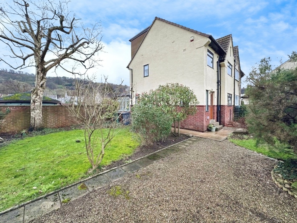 West Busk Lane, Otley, LS21