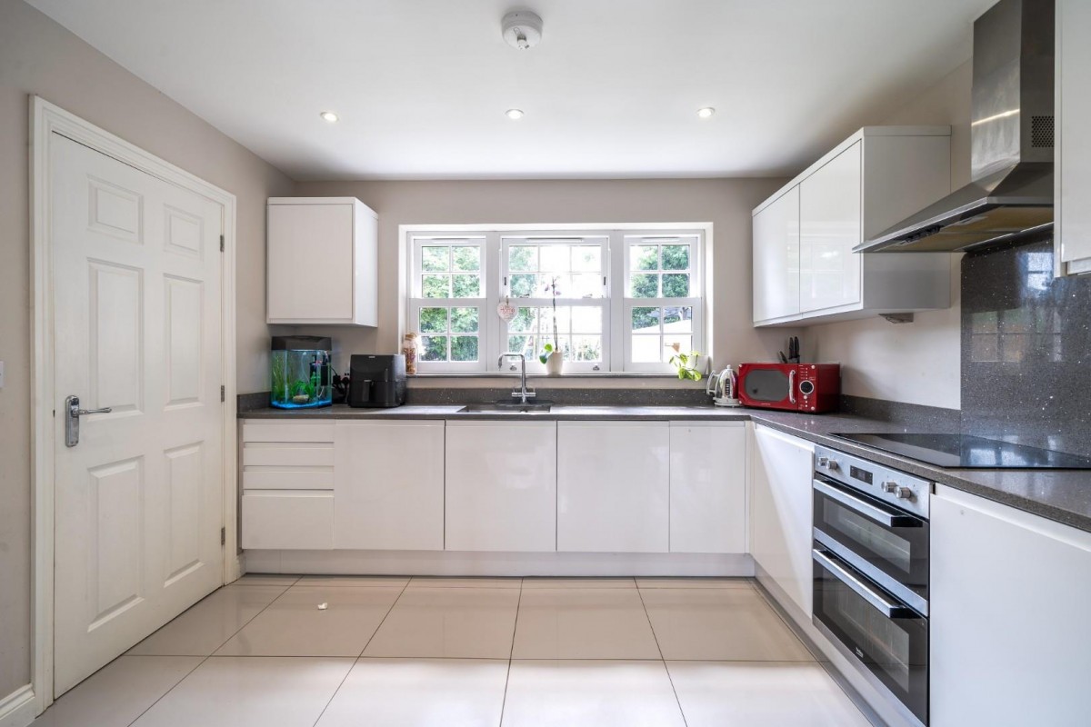 Wisteria Park Gardens