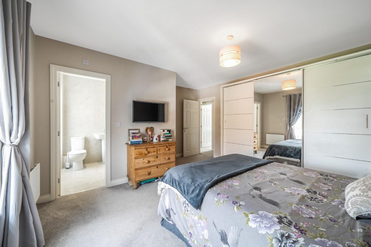 Wisteria Park Gardens