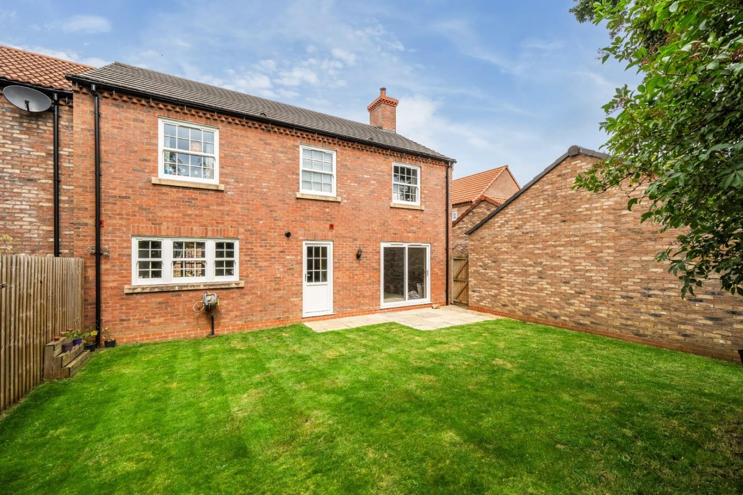 Wisteria Park Gardens