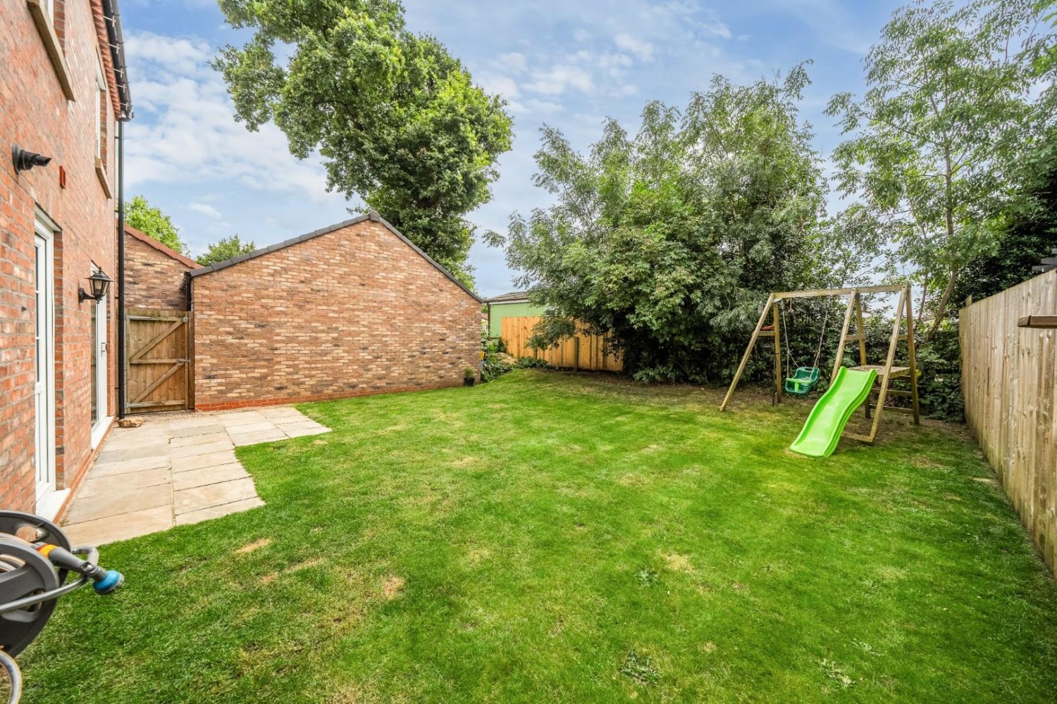 Wisteria Park Gardens