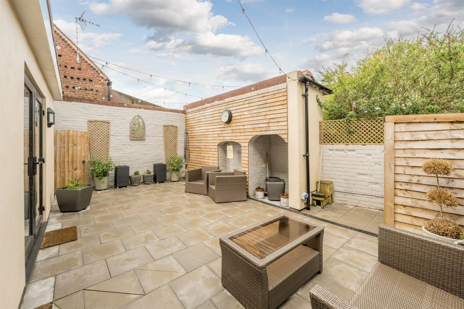 Broadfield House, Kingswinford, DY6 9NS