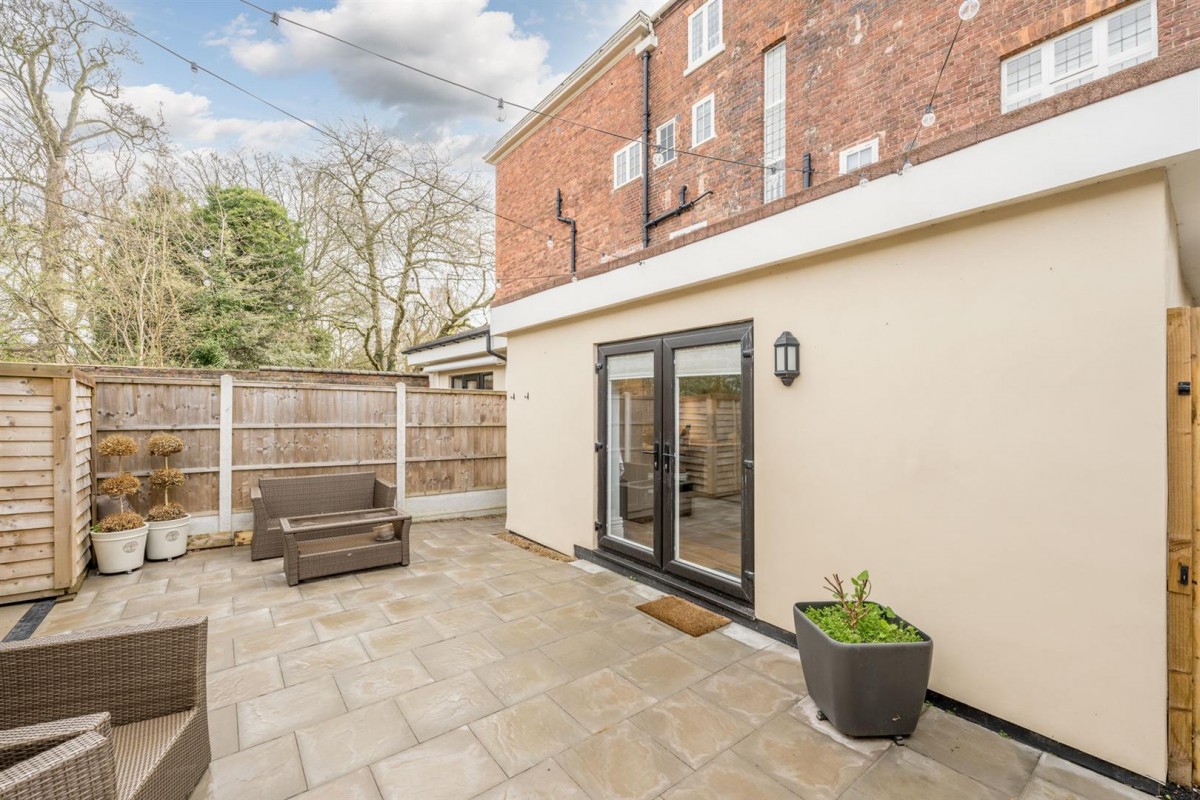 Broadfield House, Kingswinford, DY6 9NS