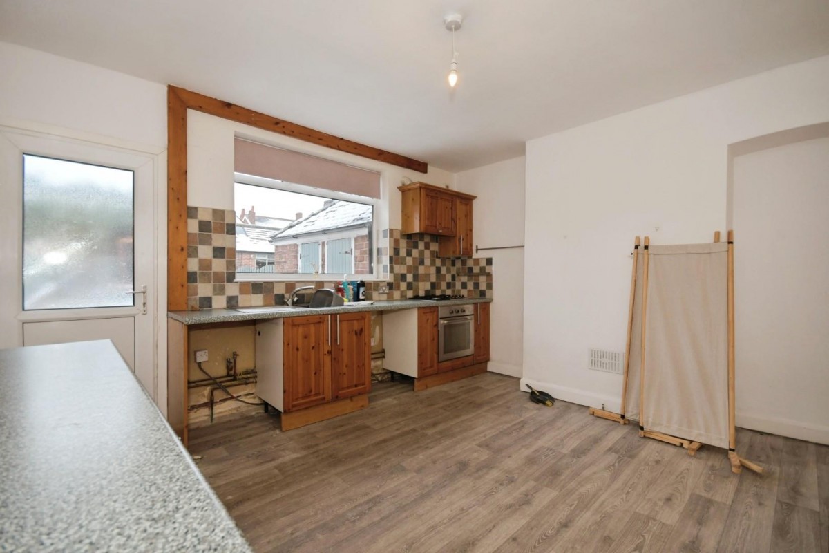 Devonshire Avenue East, Hasland, Chesterfield, S41 0AE