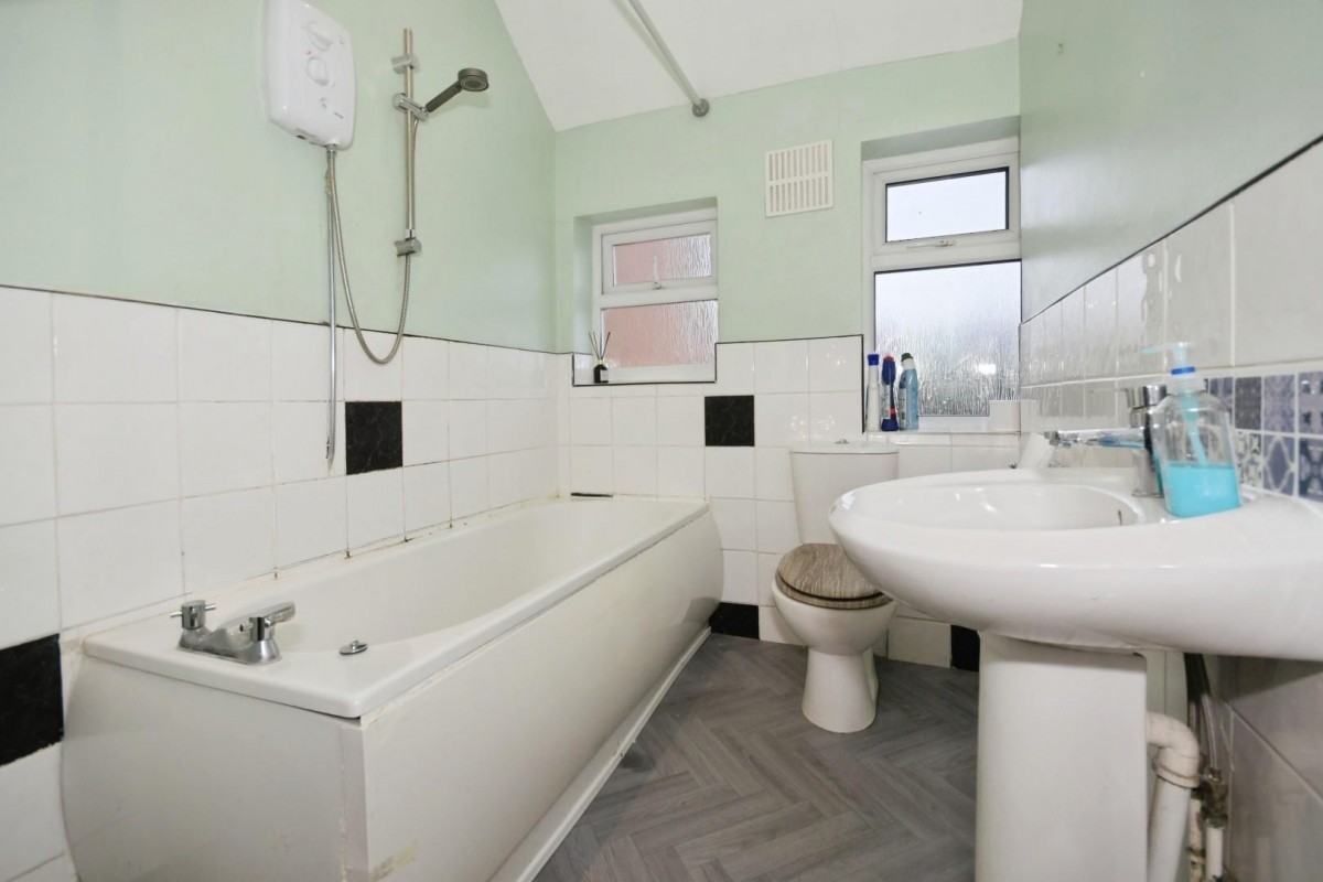 Devonshire Avenue East, Hasland, Chesterfield, S41 0AE