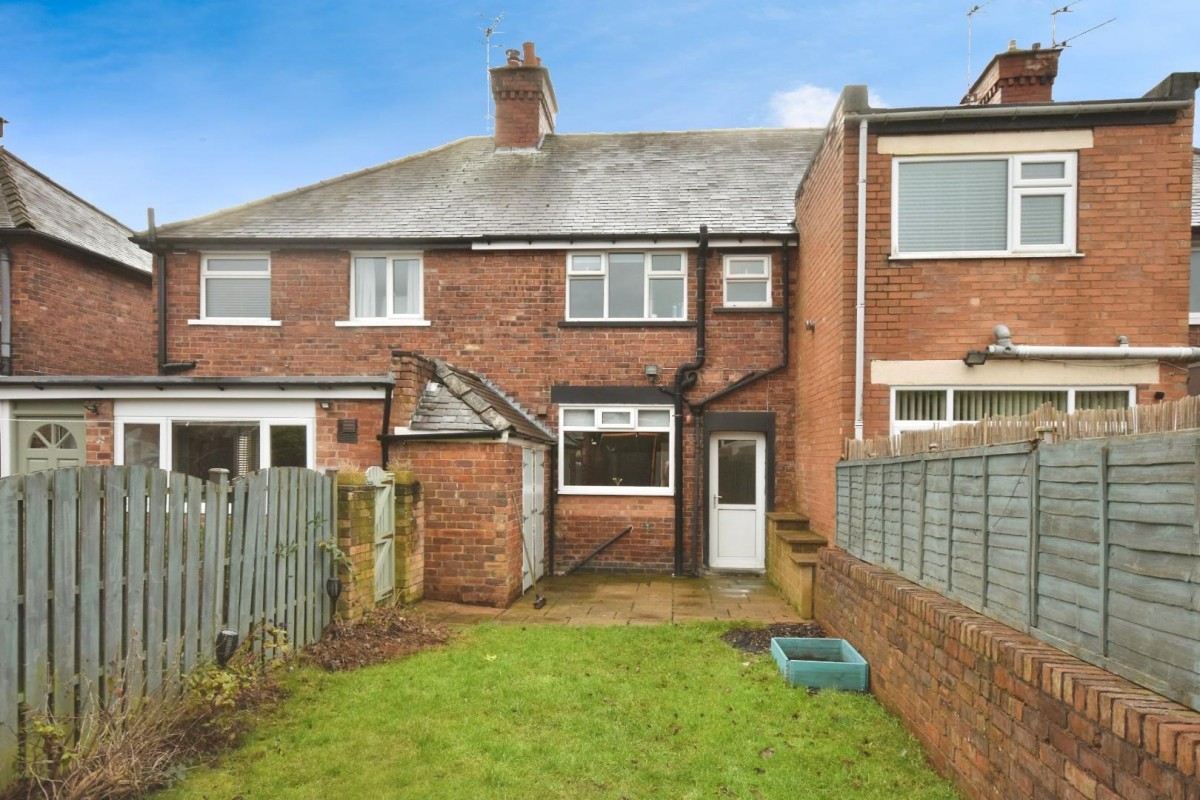 Devonshire Avenue East, Hasland, Chesterfield, S41 0AE